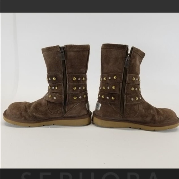 ⭐️RARE⭐️ UGG CLOVIS studded strap boots ⭐️ - Picture 5 of 6